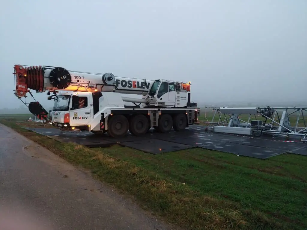 Création d'accès temporaires pour le levage d'un pylône